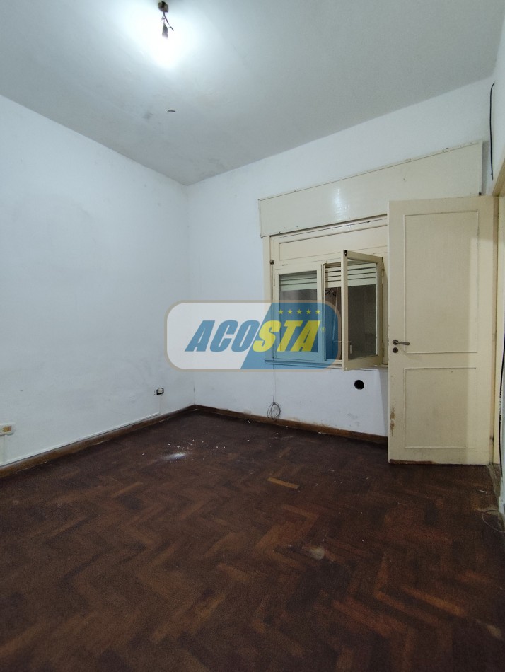 TIPO CASA DE 3 AMBIENTES PLANTA BAJA AL FRENTE