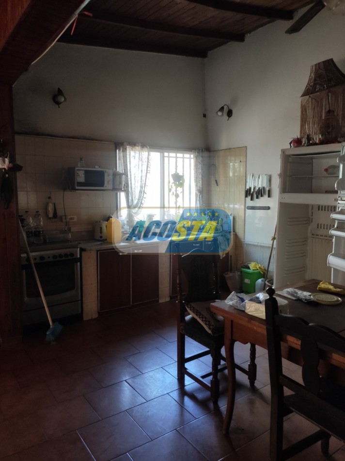 CASA DE 3 AMBIENTES CON FONDO LIBRE Y PILETA
