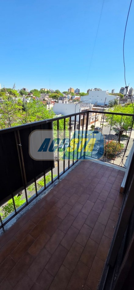 DEPARTAMENTO 2 AMBIENTES AL FRENTE , A 200MTS AV. J. B. ALBERDI