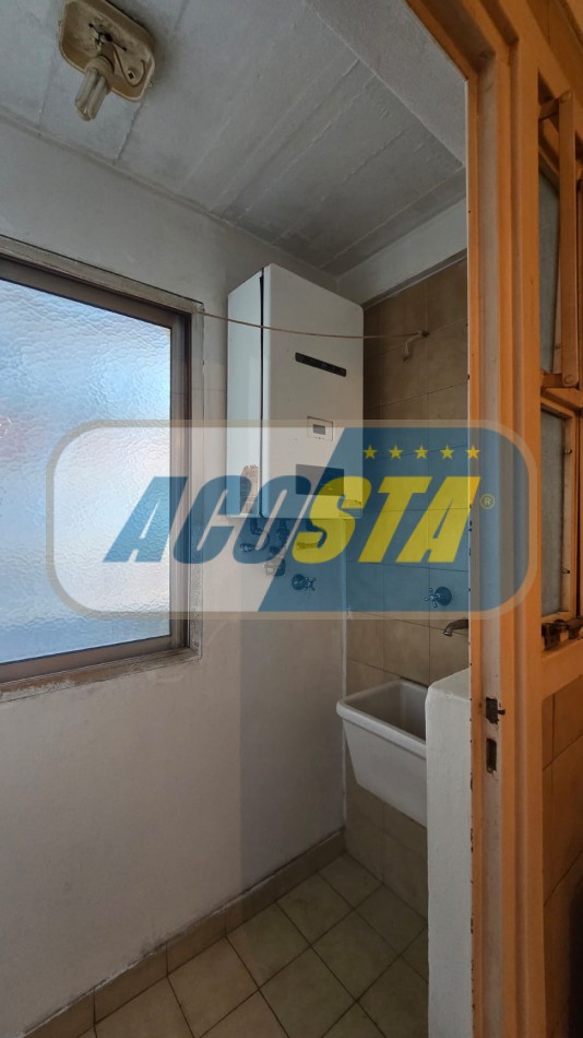 DEPARTAMENTO DE 3 AMBIENTES CON BALCON Y COCHERA