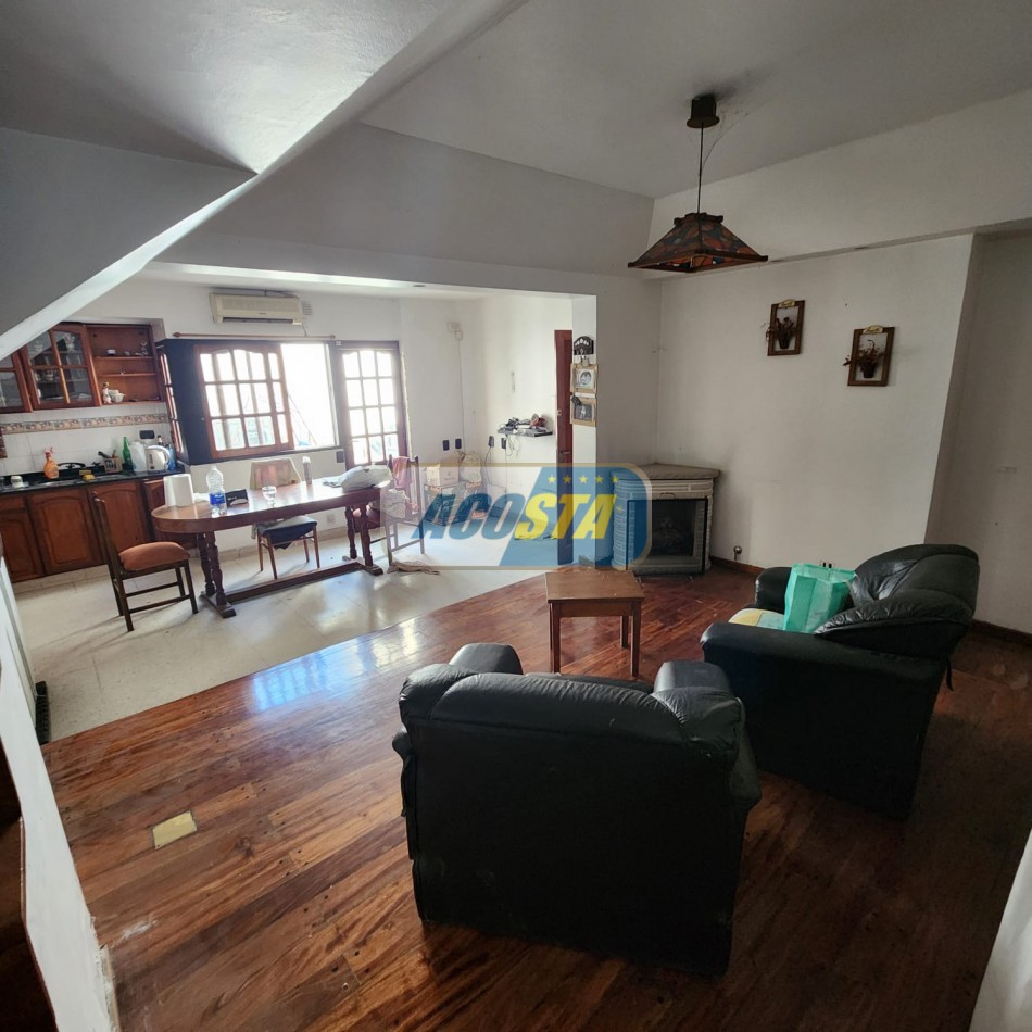 CASA 4 AMBIENTES CON PATIO, GARAGE Y TERRAZA CON PARRILLA