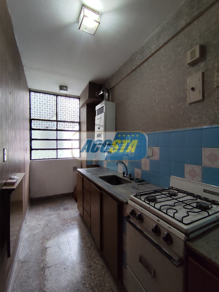 ALQUILER DTO. 3 AMBIENTES, POR ESCALERA , CON BALCON AL FRENTE