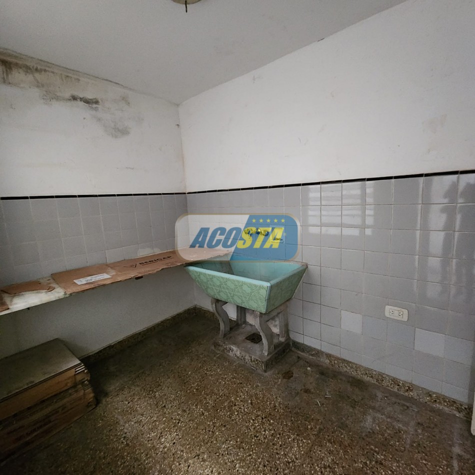 ALQUILER PH 4 AMBIENTES, EXCLUSIVO USO COMERCIAL, BARRIO NAON