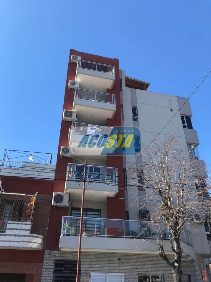 DEPARTAMENTO 2 AMBIENTES, AL FRENTE CON BALCON, APTO CREDITO