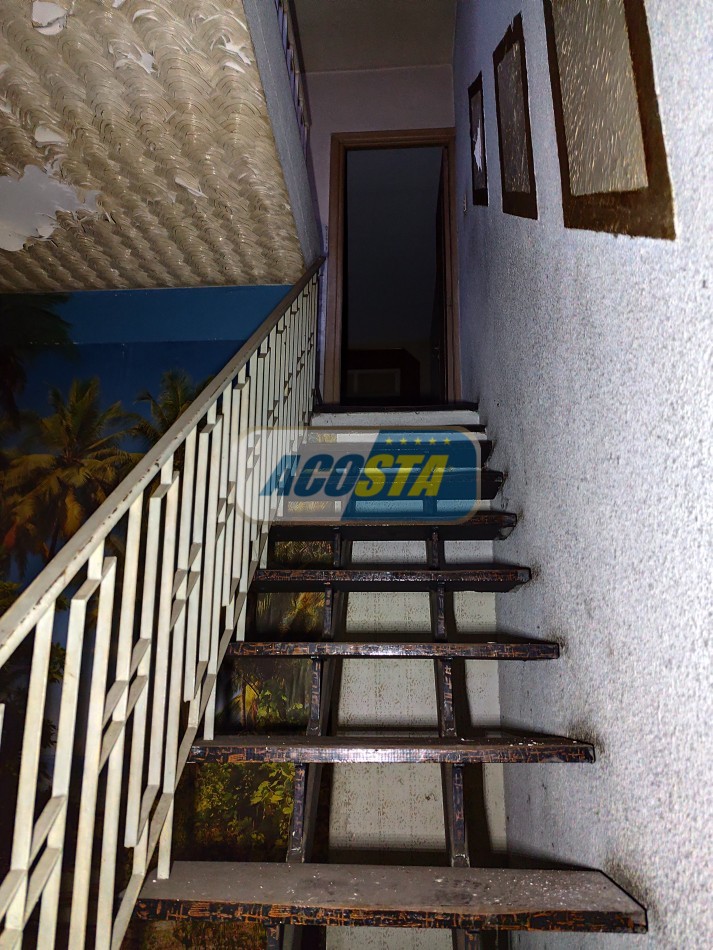 CASA 3 AMBIENTES CON GARAJE Y PATIO, PARA REFACCIONAR O CONSTRUIR