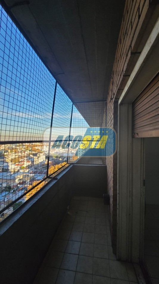 DEPARTAMENTO DE 3 AMBIENTES CON BALCON Y COCHERA