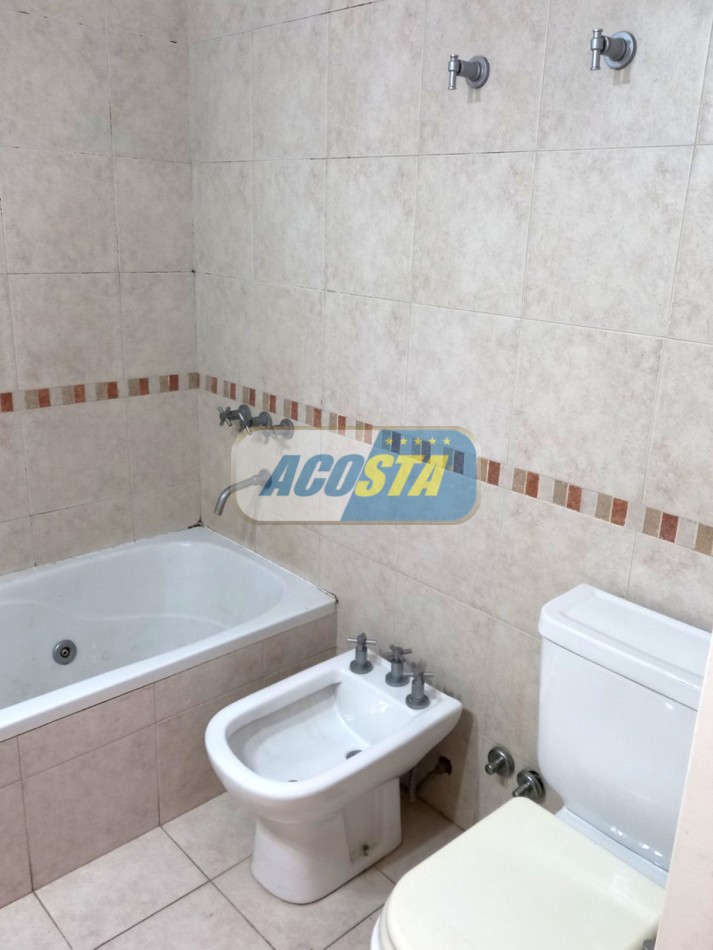 DTO. 2 AMB. EN VENTA CON COCHERA