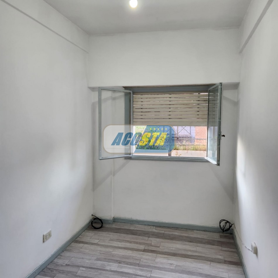 DEPARTAMENTO 4 AMBIENTES, AL FRENTE CON BALCON
