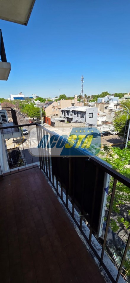 DEPARTAMENTO 2 AMBIENTES AL FRENTE , A 200MTS AV. J. B. ALBERDI