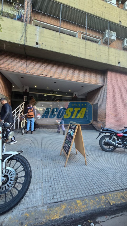 DEPARTAMENTO DE 3 AMBIENTES CON BALCON Y COCHERA