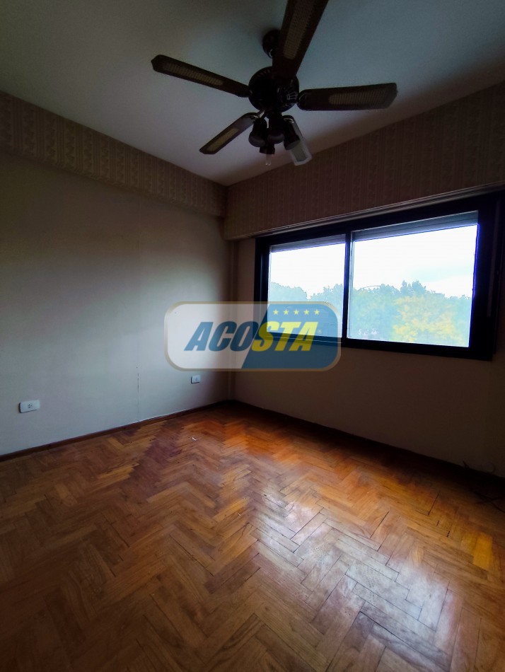 ALQUILER DTO. 3 AMBIENTES, POR ESCALERA , CON BALCON AL FRENTE