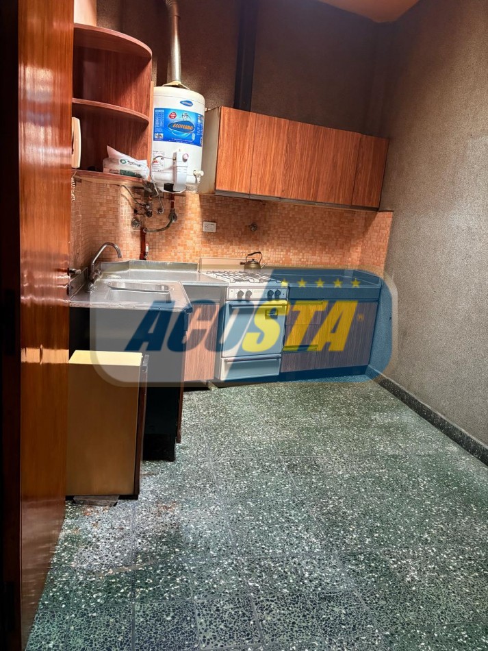 ALQUILER DTO 2 AMBIENTES Y MEDIO, CON PATIO, SIN EXPENSAS, AV. E. CASTRO