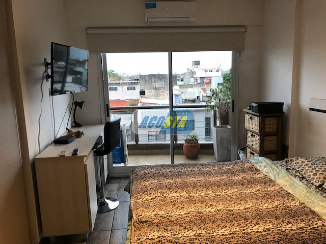 DEPARTAMENTO 2 AMBIENTES  CON COCHERA, OPORTUNIDAD!!