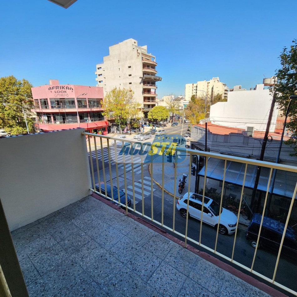 ALQUILER 2 AMB. AL FTE. CON BALCON A MTS. ALBERDI