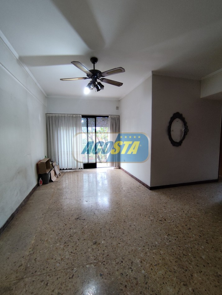 ALQUILER DTO. 3 AMBIENTES, POR ESCALERA , CON BALCON AL FRENTE