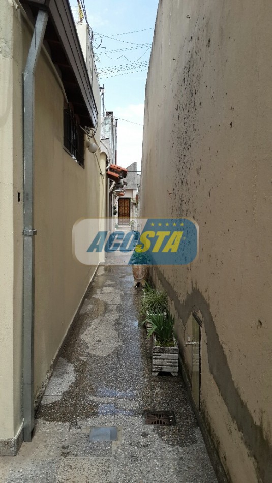 PH DE 3 AMBIENTES EN PB AL FONDO CON JARDIN Y TERRAZA