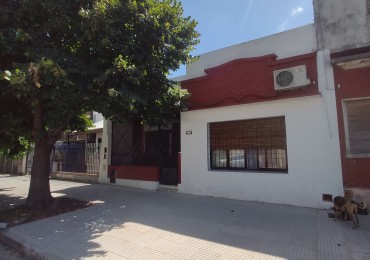 CASA DE 4 AMBIENTES, LOTE PROPIO, CON PATIO Y TERRAZA, A MTS AV LOS CORRALES