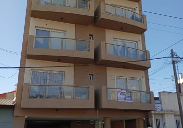 DEPARTAMENTO 2 AMBIENTES  CON COCHERA EN EXCELENTE ESTADO