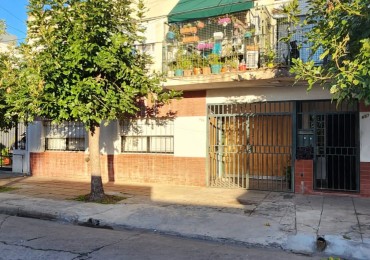 TIPO CASA EN PLANTA BAJA DE 3 AMB CON PATIO Y COCHERA