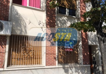PH 4 AMBIENTES P.B. AL FRENTE, A REFACCIONAR, A MTS PLENO CENTRO COMERCIAL MATADEROS.