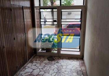 ALQUILER DTO. 3 AMBIENTES, POR ESCALERA , CON BALCON AL FRENTE