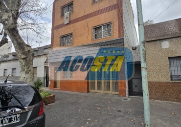 PH de 5 ambientes al frente con entrada independiente + taller/deposito 