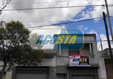 CASA 4 AMBIENTES EN MATADEROS PARA REFACCIONAR CON FONDO 